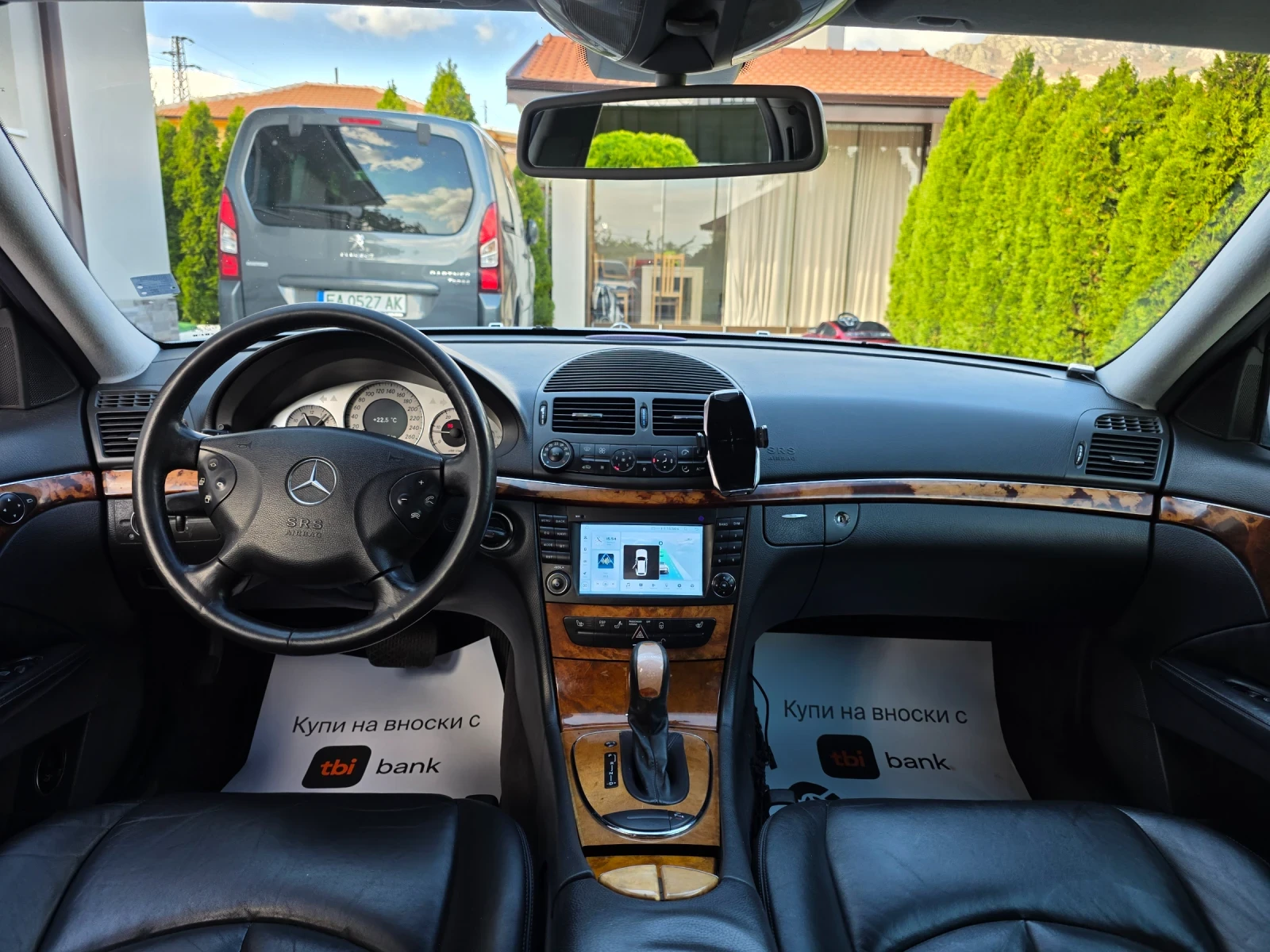 Mercedes-Benz E 240 2.4 НАПЪЛНО ОБСЛУЖЕН , снимка 10 - Автомобили и джипове - 56299440
