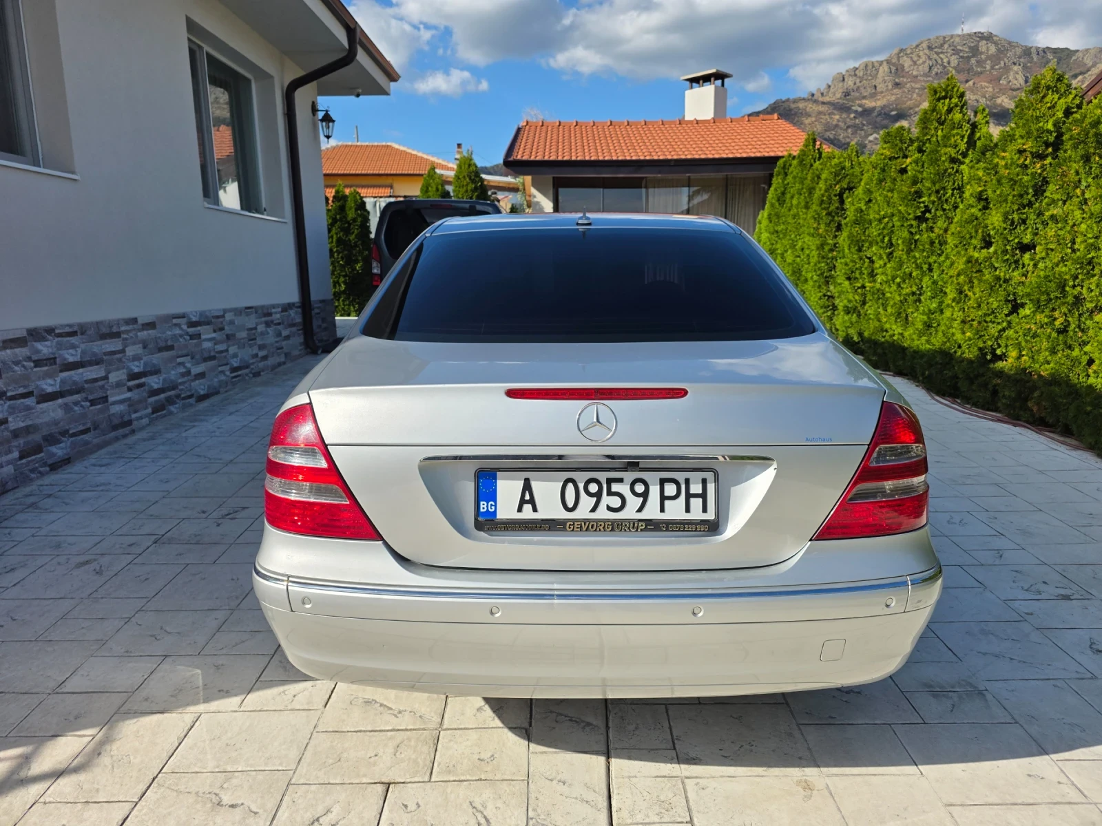 Mercedes-Benz E 240 2.4 НАПЪЛНО ОБСЛУЖЕН , снимка 6 - Автомобили и джипове - 56299440