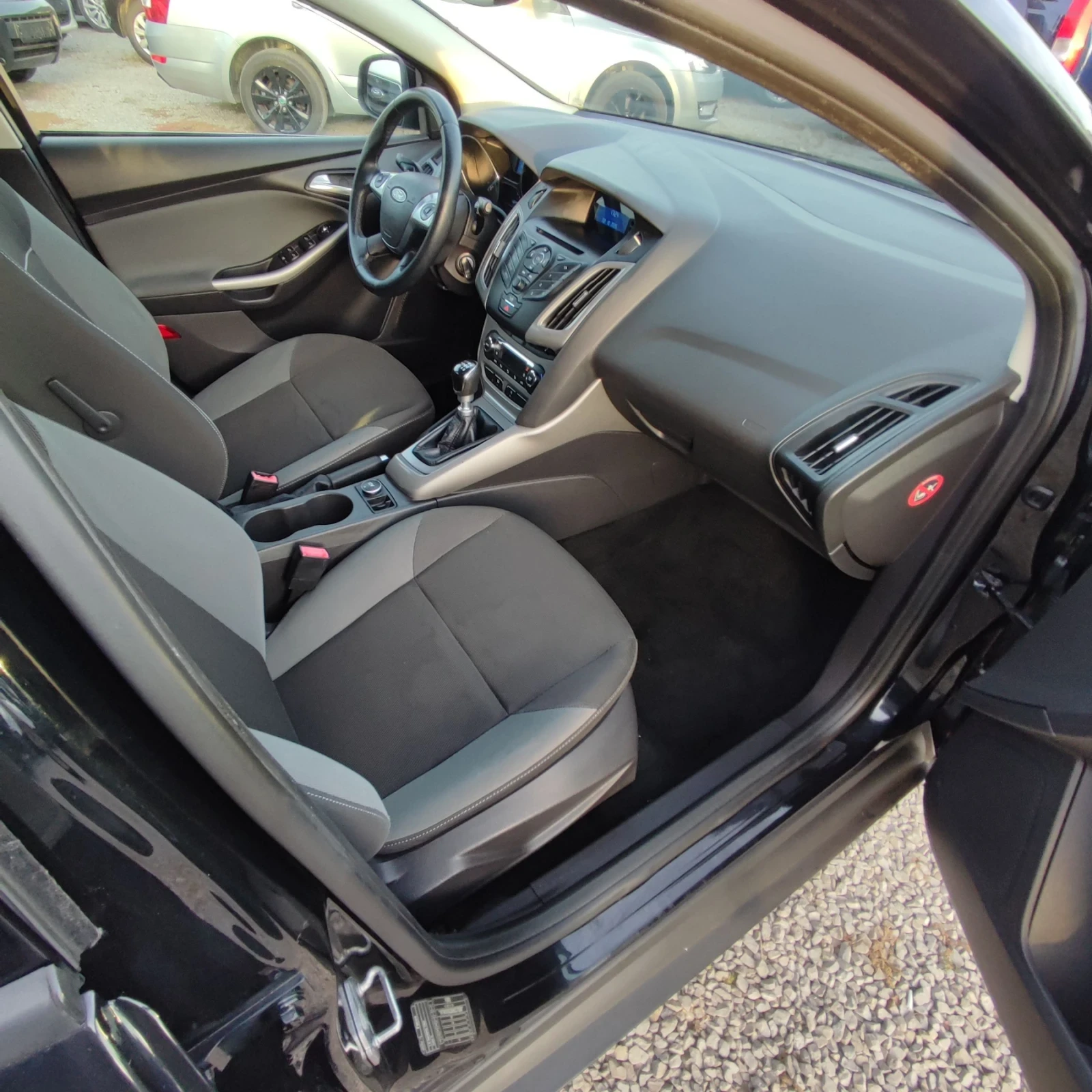 Ford Focus 1.6TDCI* 95кс* TITANIUM* KLIMATRONIK* , снимка 10 - Автомобили и джипове - 56334628
