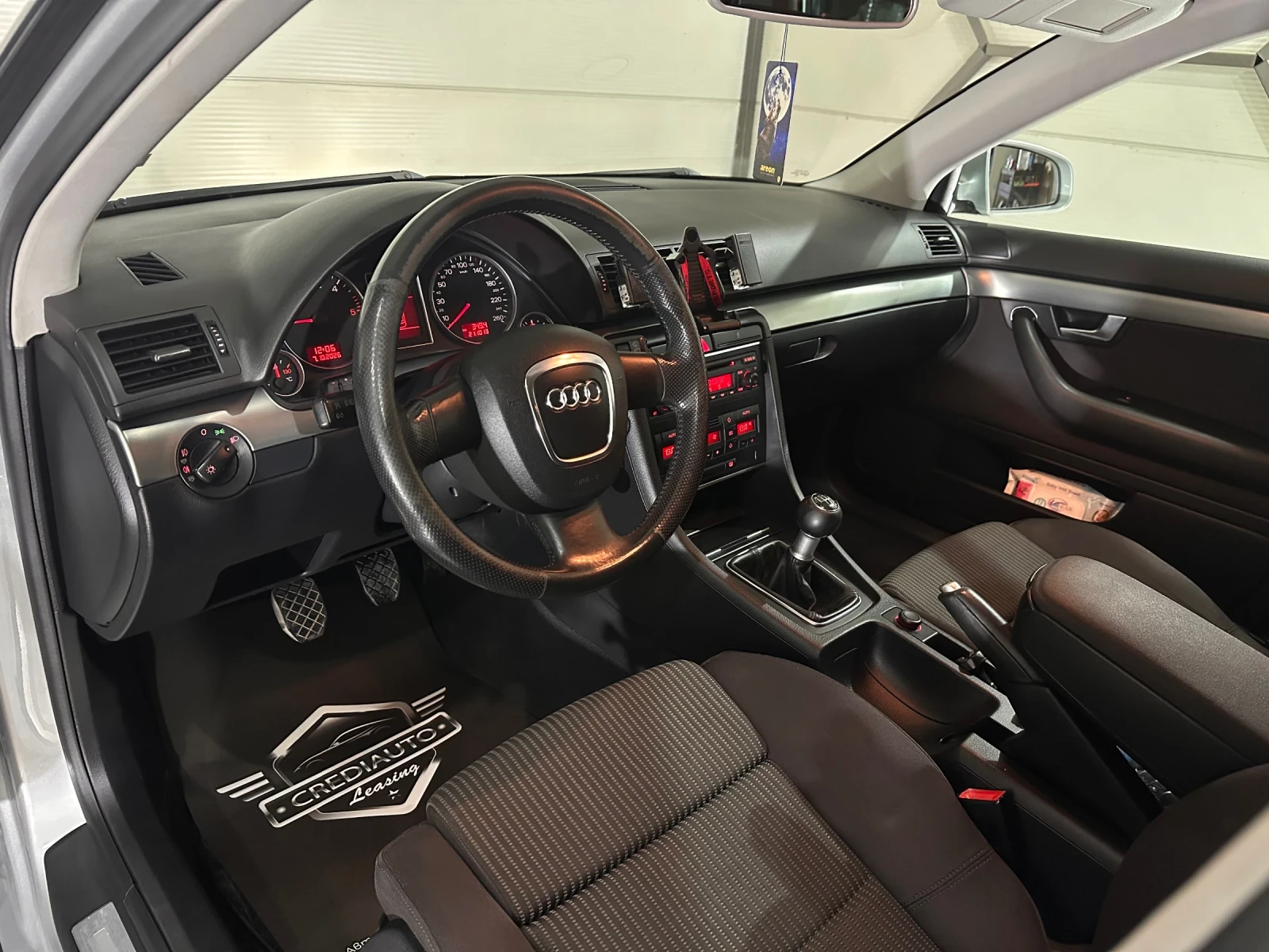Audi A4, снимка 7 - Автомобили и джипове - 56395836