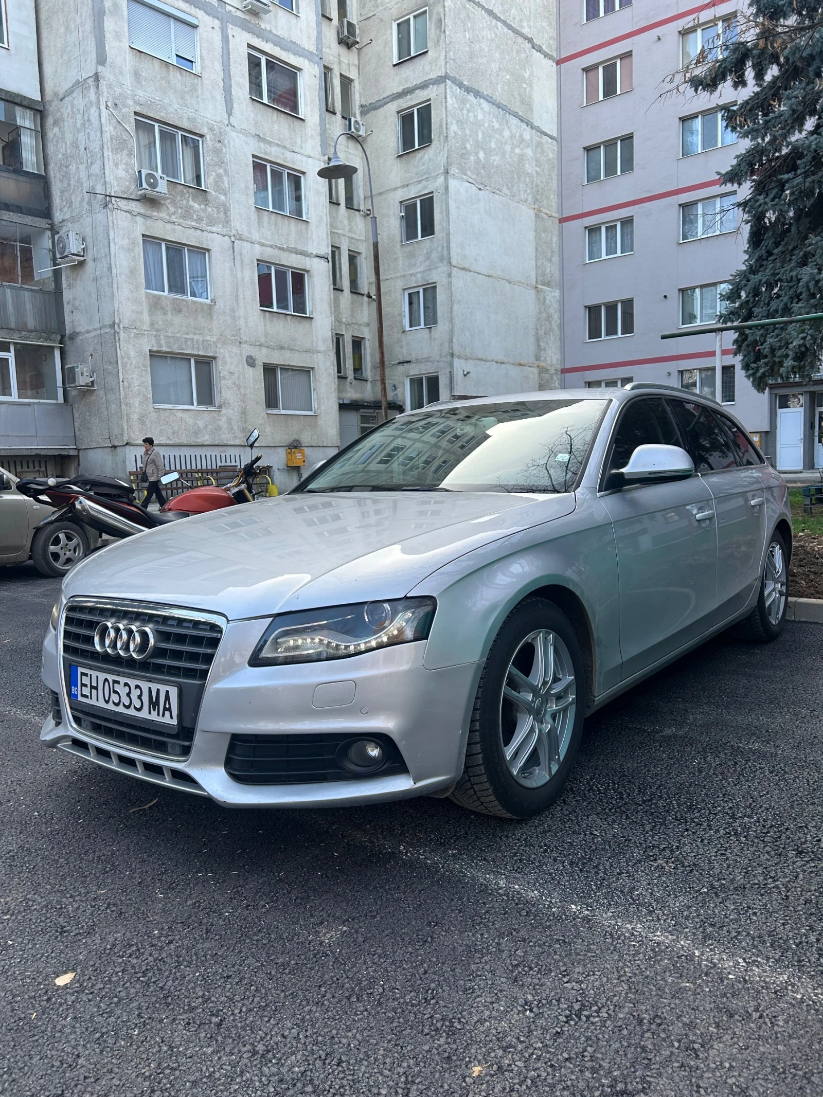 Audi A4 2.0 TDI, снимка 9 - Автомобили и джипове - 56477191