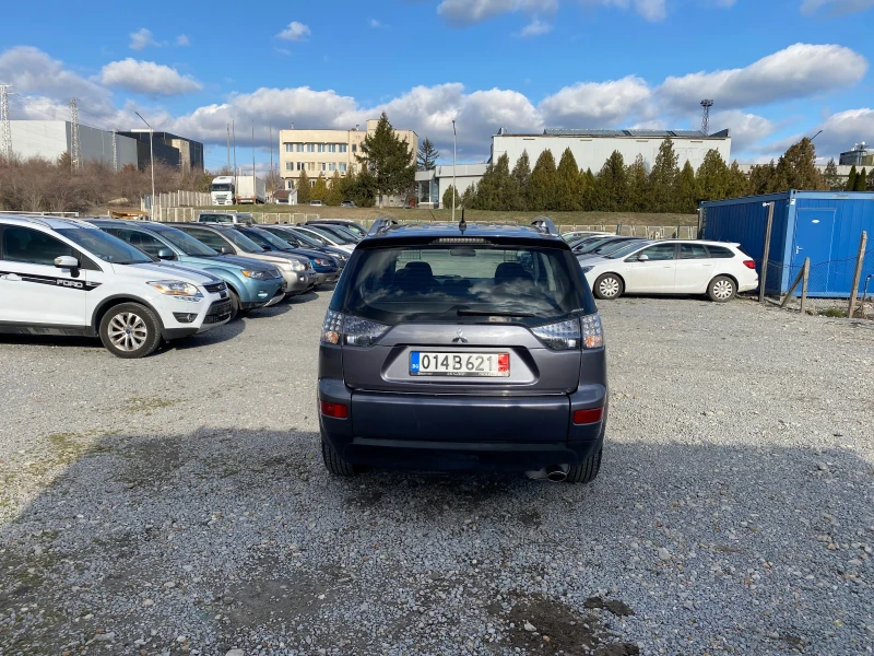 Mitsubishi Outlander 2.4I Автоматик, снимка 4 - Автомобили и джипове - 49001547