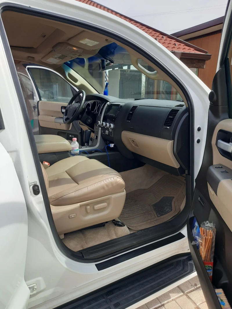 Toyota Sequoia, снимка 10 - Автомобили и джипове - 52388706