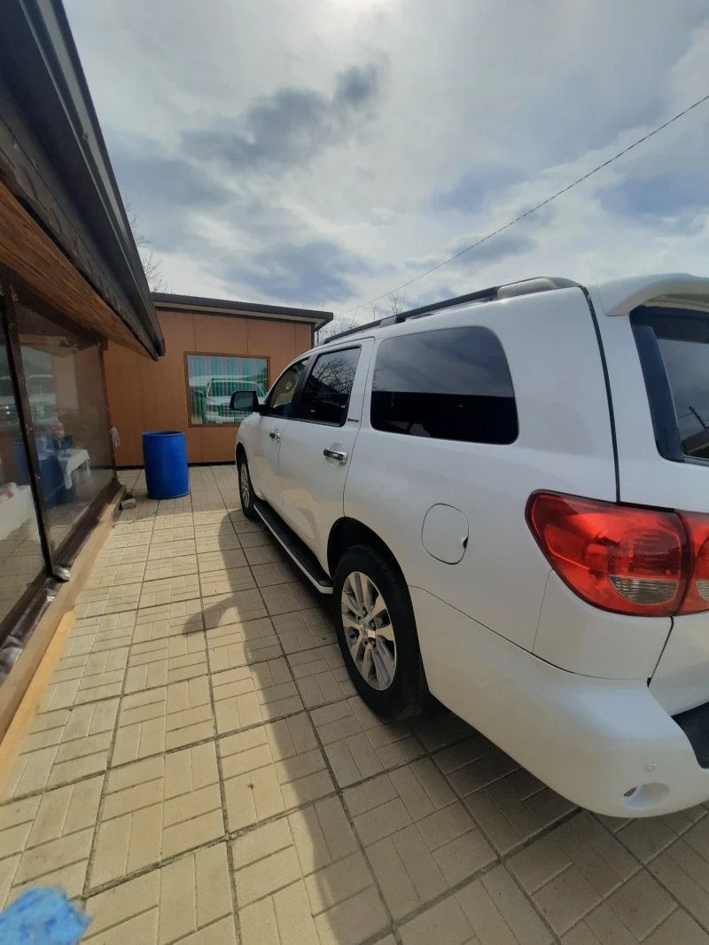 Toyota Sequoia, снимка 3 - Автомобили и джипове - 52388706