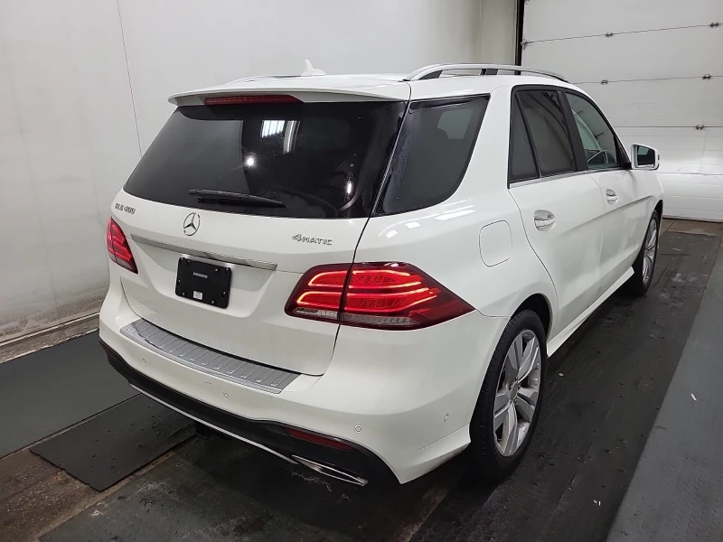 Mercedes-Benz GLE 400 * * CARFAX * * АВТО КРЕДИТ * * , снимка 4 - Автомобили и джипове - 53216270