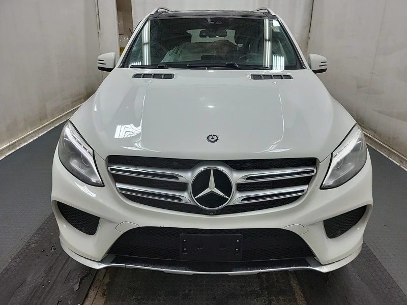 Mercedes-Benz GLE 400 * * CARFAX * * АВТО КРЕДИТ * * , снимка 2 - Автомобили и джипове - 53216270