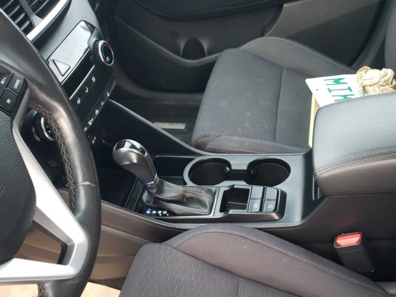 Hyundai Tucson * АВТО КРЕДИТ* ЦЕНА ДО БГ * СЕРВИЗНА ИСТОРИЯ * , снимка 9 - Автомобили и джипове - 53520414