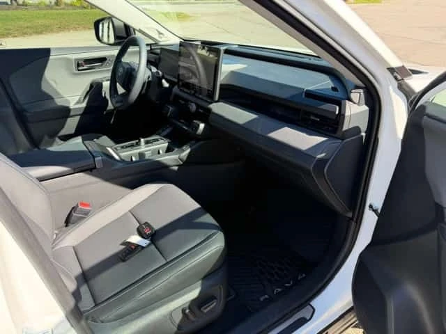 Toyota Rav4 Limited AWD | CARFAX | БЕЗ ИНЦИДЕНТИ, снимка 16 - Автомобили и джипове - 56239779