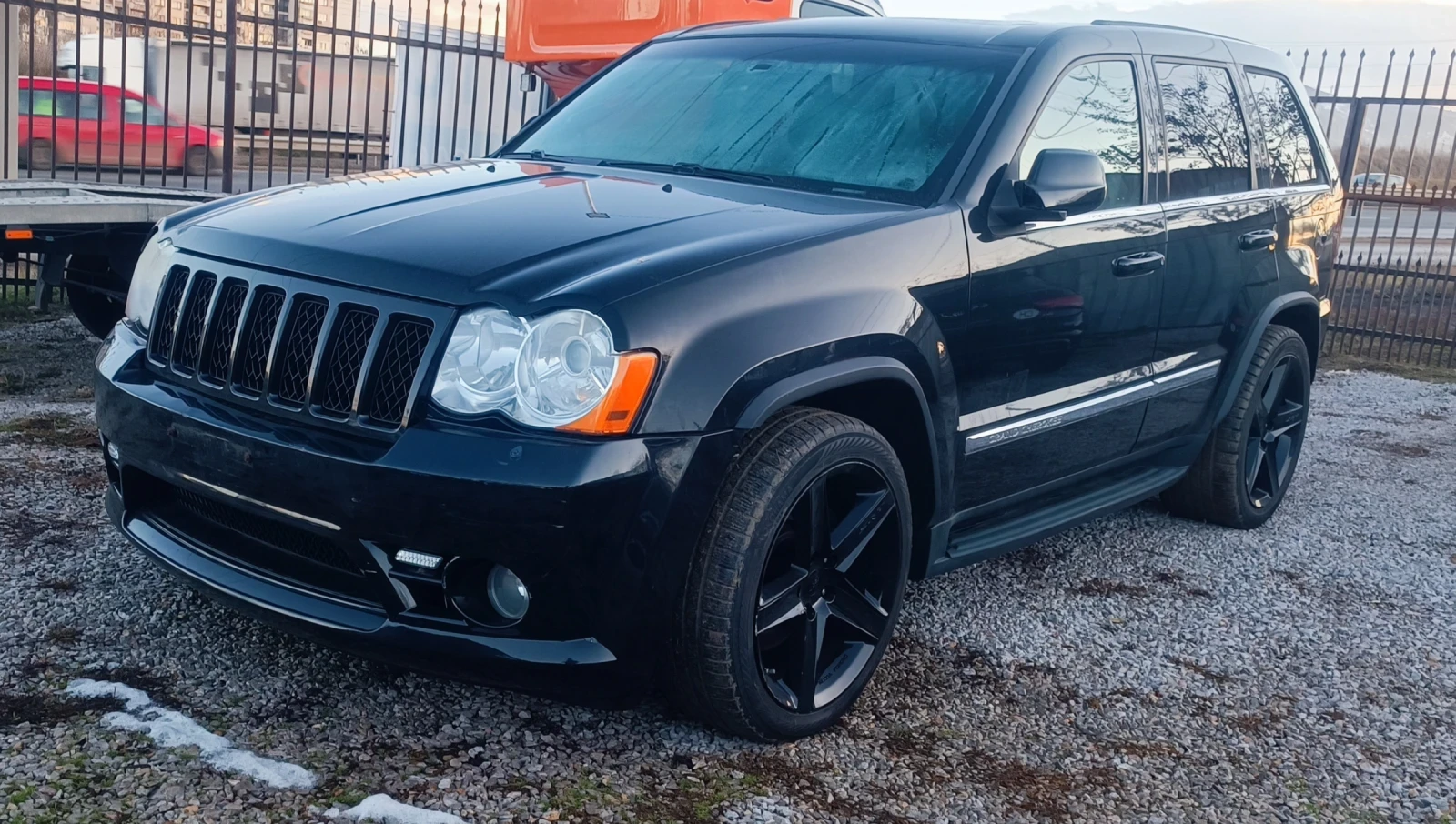 Jeep Grand cherokee 6.1 srt 2бр на части  | Auto.bg — изображение 1