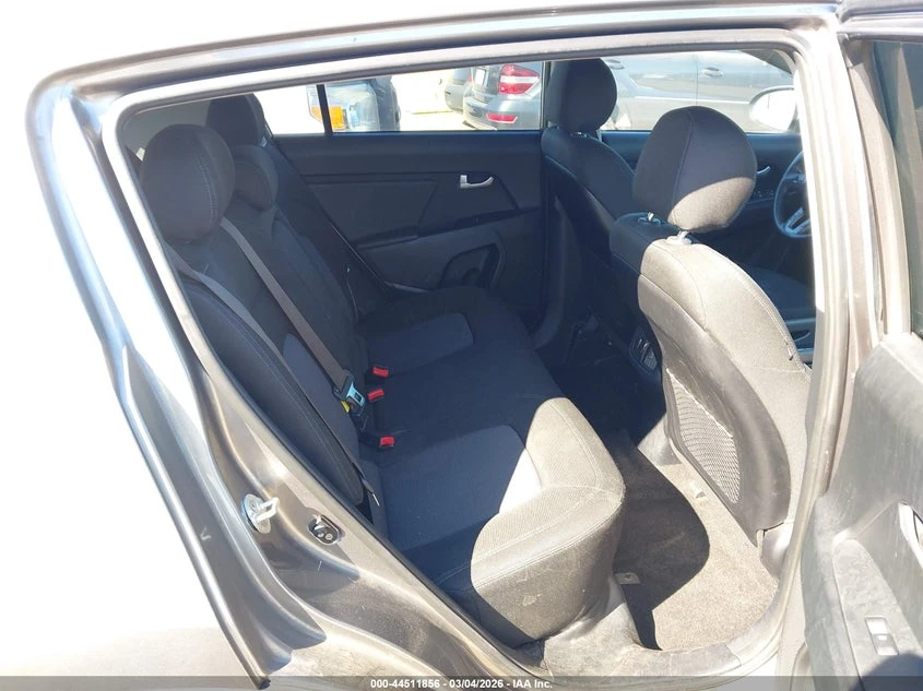 Kia Sportage 2.4L I-4 DI, DOHC, VVT, 182HP All Wheel Drive, снимка 8 - Автомобили и джипове - 53830421