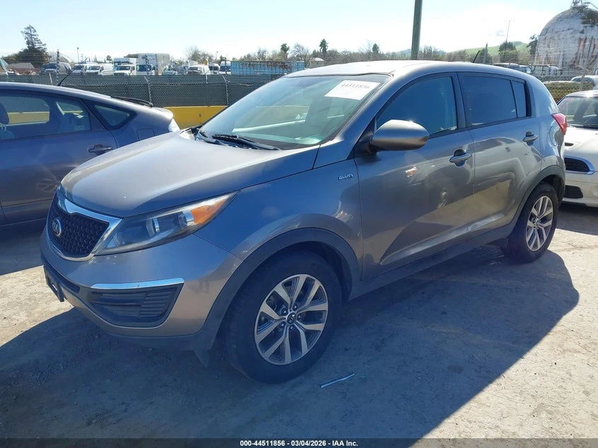 Kia Sportage 2.4L I-4 DI, DOHC, VVT, 182HP All Wheel Drive, снимка 2 - Автомобили и джипове - 53830421