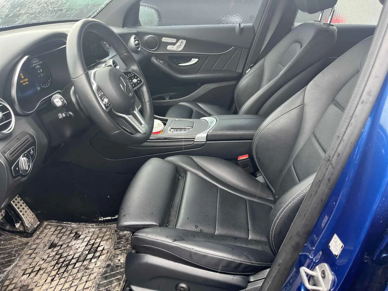 Mercedes-Benz GLC 300 * CARFAX * ДИСТРОНИК * АМГ ПАКЕТ * DIGITAL, снимка 5 - Автомобили и джипове - 53919176