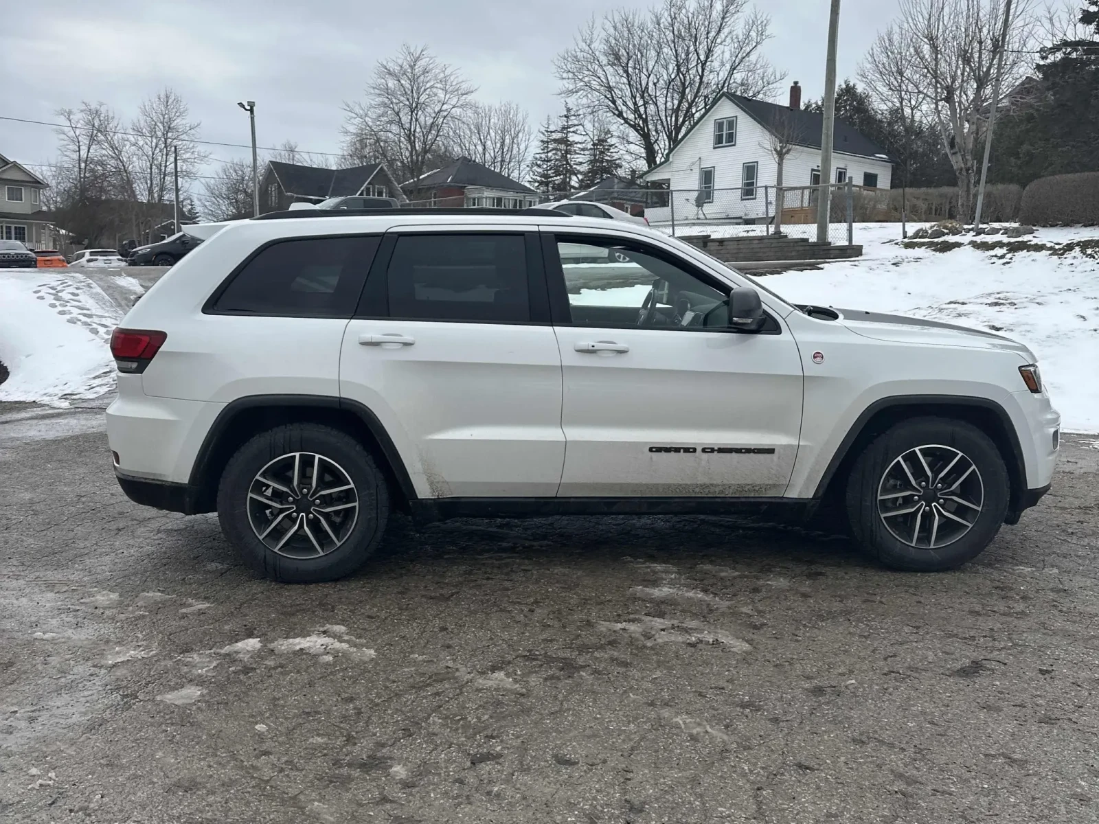 Jeep Grand cherokee Trailhawk * * CARFAX * * АВТО КРЕДИТ * * , снимка 5 - Автомобили и джипове - 53919528