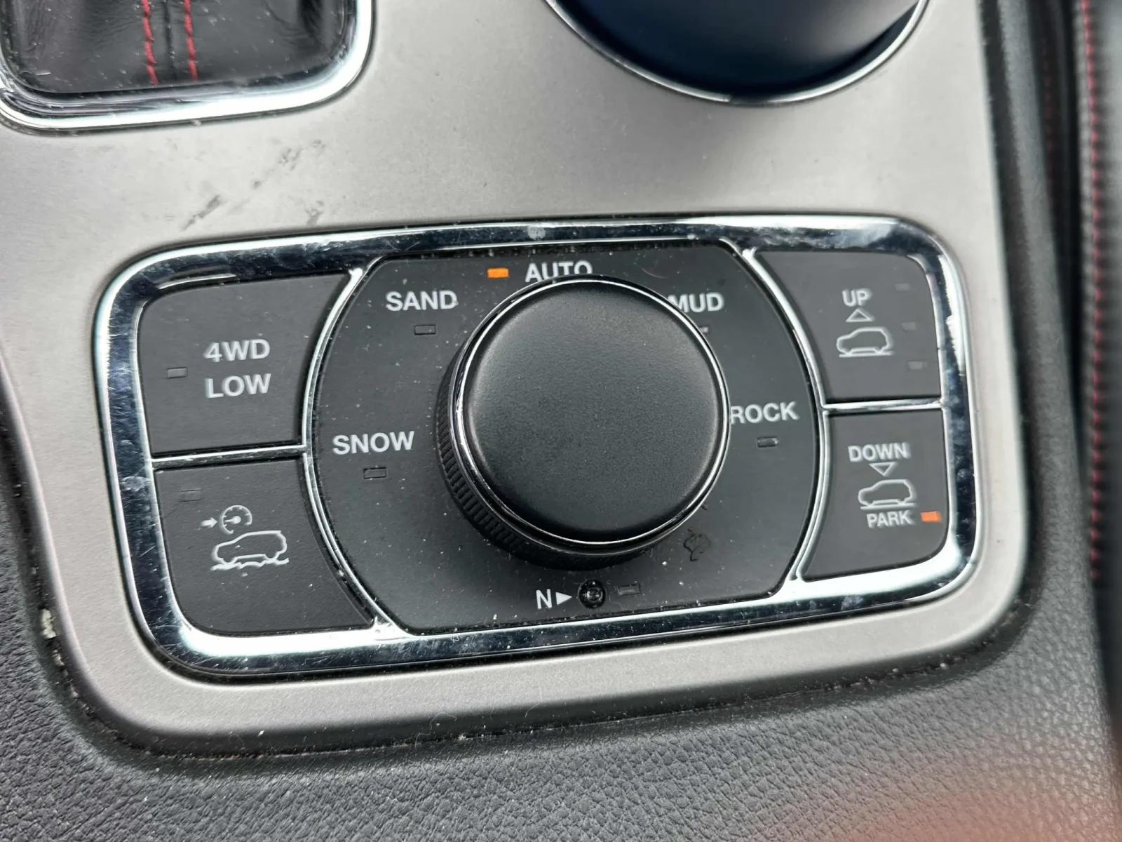 Jeep Grand cherokee Trailhawk * * CARFAX * * АВТО КРЕДИТ * * , снимка 10 - Автомобили и джипове - 53919528