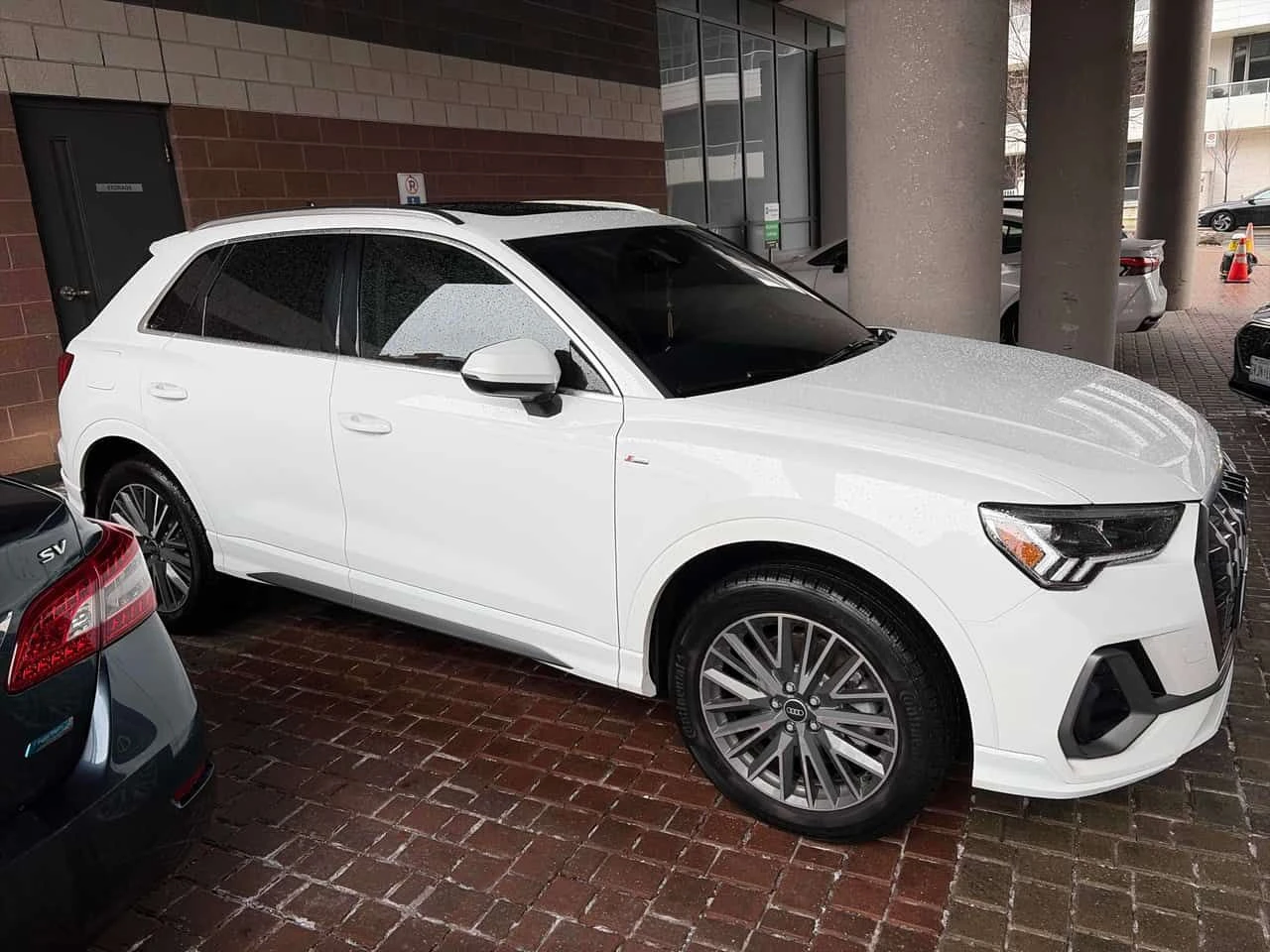 Audi Q3 PREMIUM PLUS S LINE/ПАНОРАМА/БЕЗ ИНЦИДЕНТИ, снимка 4 - Автомобили и джипове - 54161309