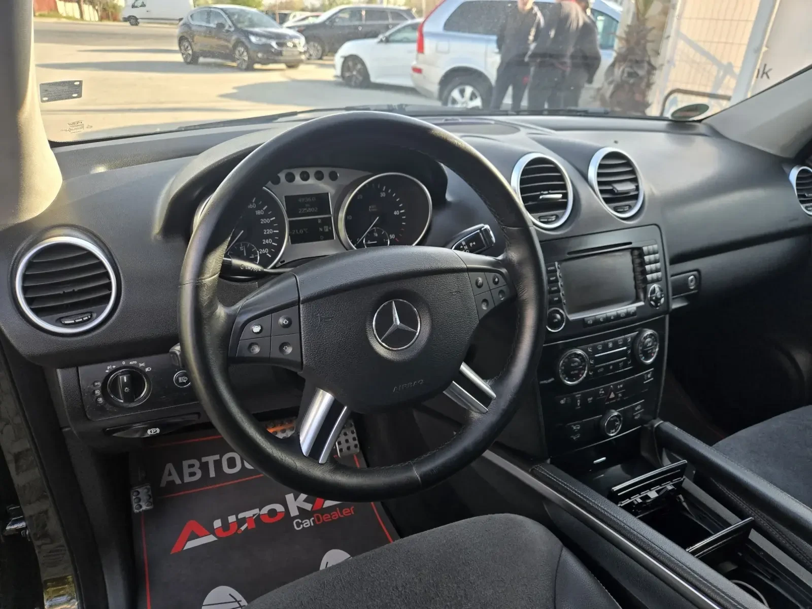 Mercedes-Benz ML 320 3.0CDI-224кс= OFFROAD PACK= ШИБЕДАХ= ПОДГРЕВ, снимка 8 - Автомобили и джипове - 54230578