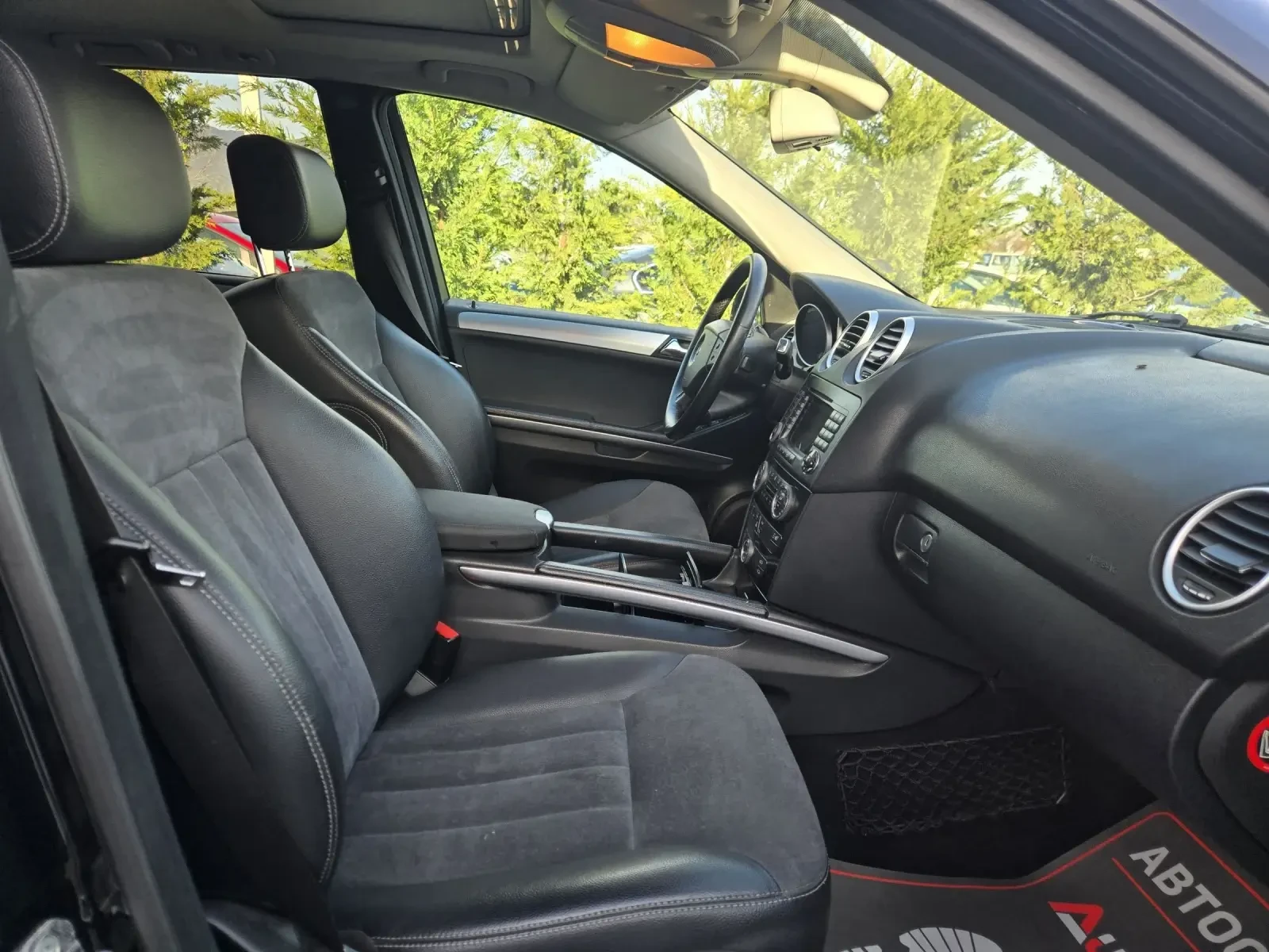 Mercedes-Benz ML 320 3.0CDI-224кс= OFFROAD PACK= ШИБЕДАХ= ПОДГРЕВ, снимка 14 - Автомобили и джипове - 54230578