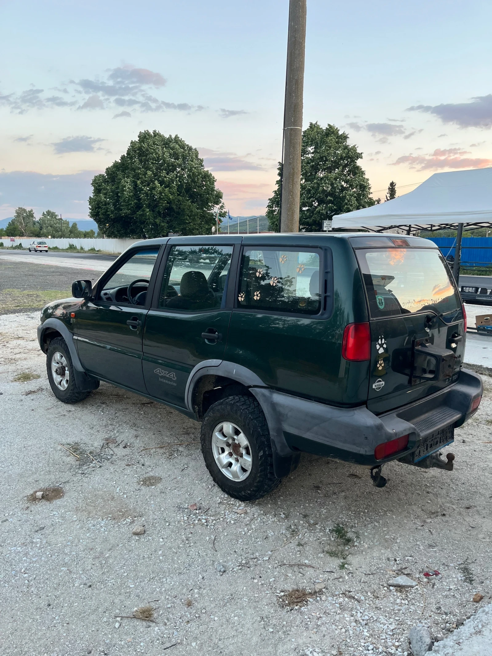 Nissan Terrano, снимка 4 - Автомобили и джипове - 54684039