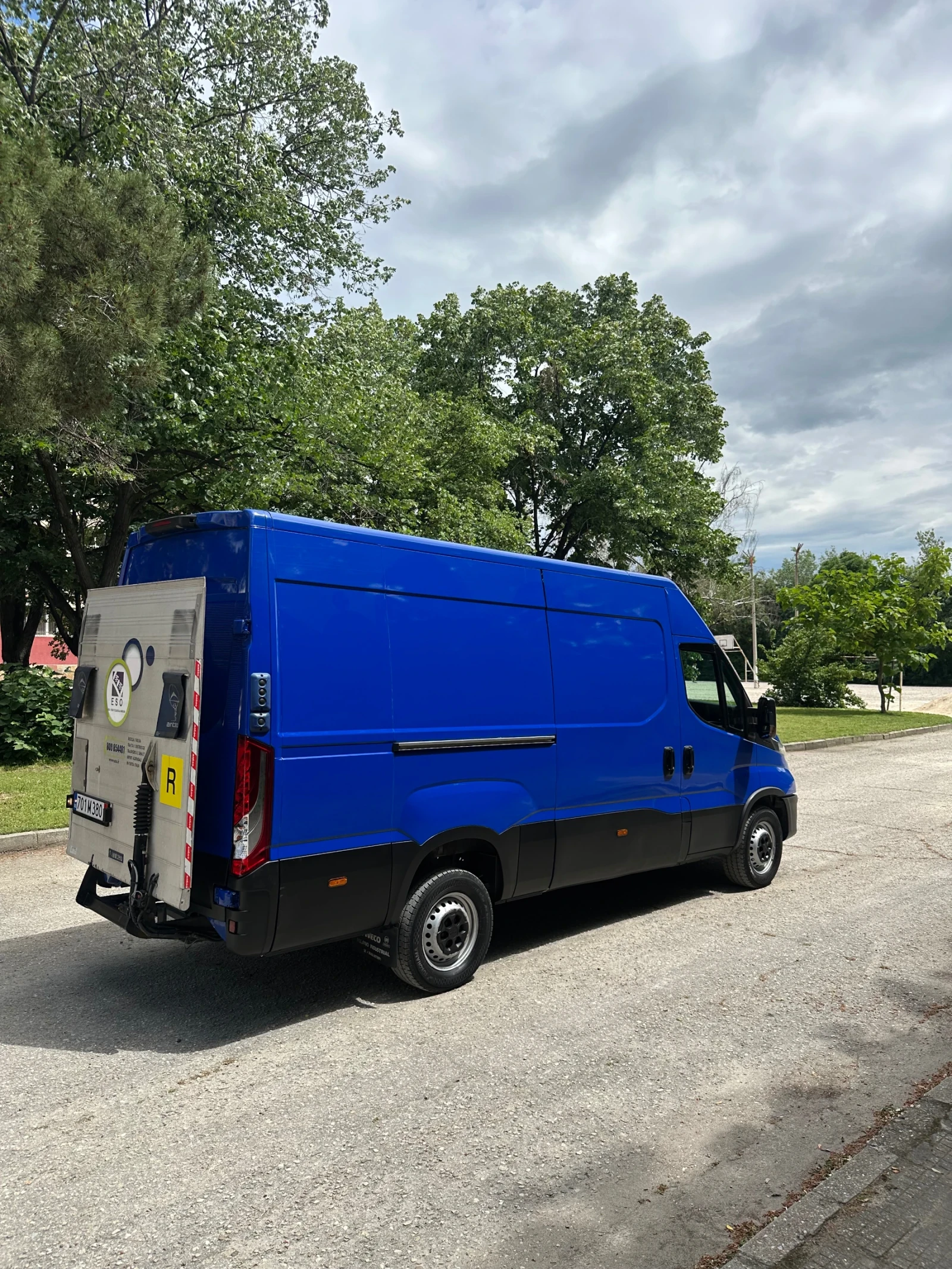 Iveco Daily 35s14 Падащ борд - изображение 4
