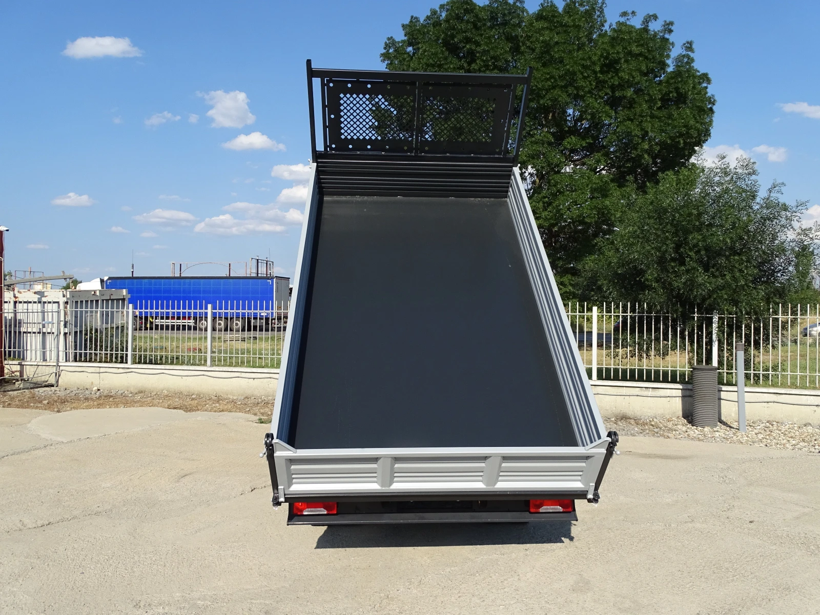 Iveco 35c18 ТРИСТРАНЕН САМОСВАЛ/ ВНОС ОТ ШВЕЙЦАРИЯ, снимка 5 - Бусове и автобуси - 55617272