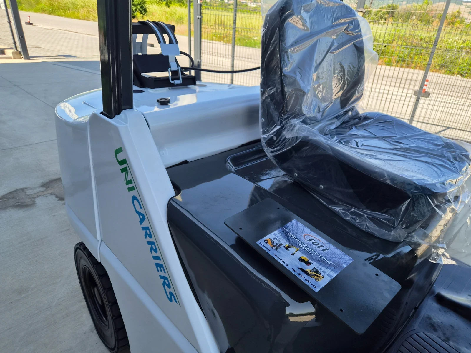 Мотокар Nissan UniCarriers / 3 тона / ИЗРАВНИТЕЛ / ГАЗ + БЕНЗИН , снимка 13 - Индустриална техника - 55197334