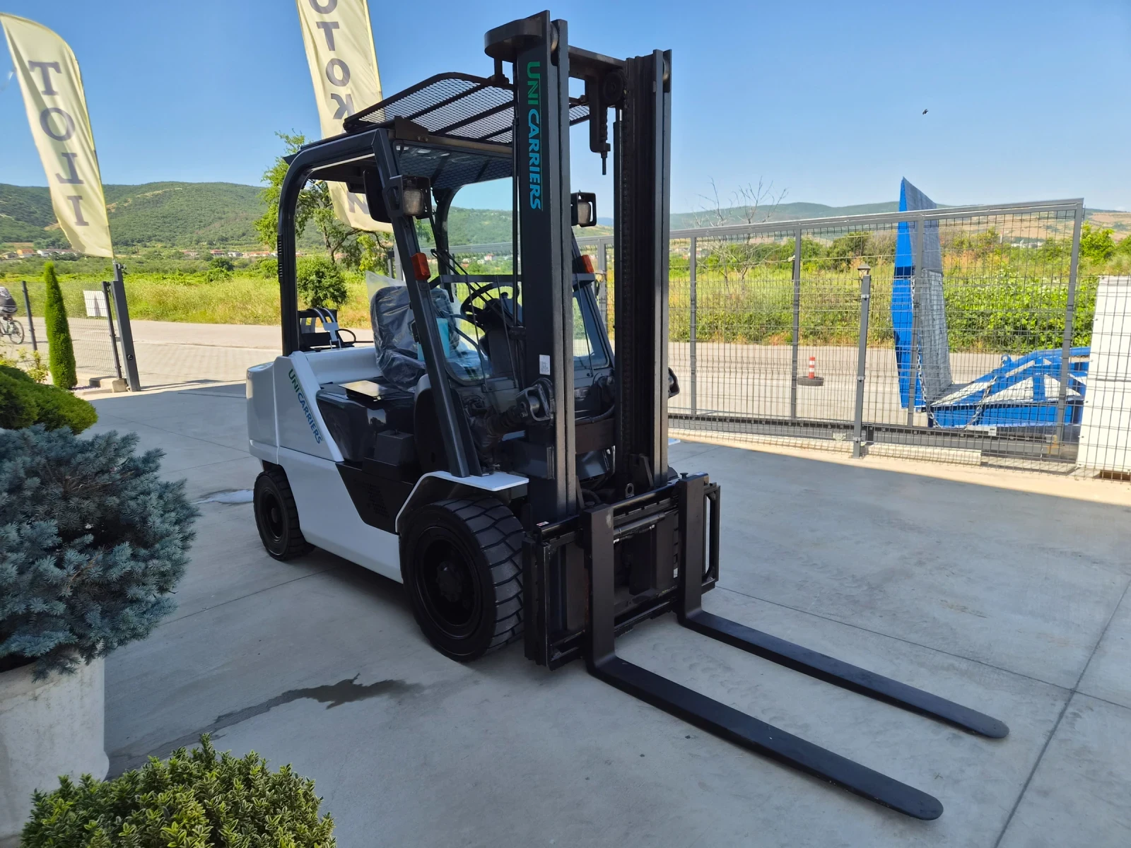 Мотокар Nissan UniCarriers / 3 тона / ИЗРАВНИТЕЛ / ГАЗ + БЕНЗИН , снимка 7 - Индустриална техника - 55197334