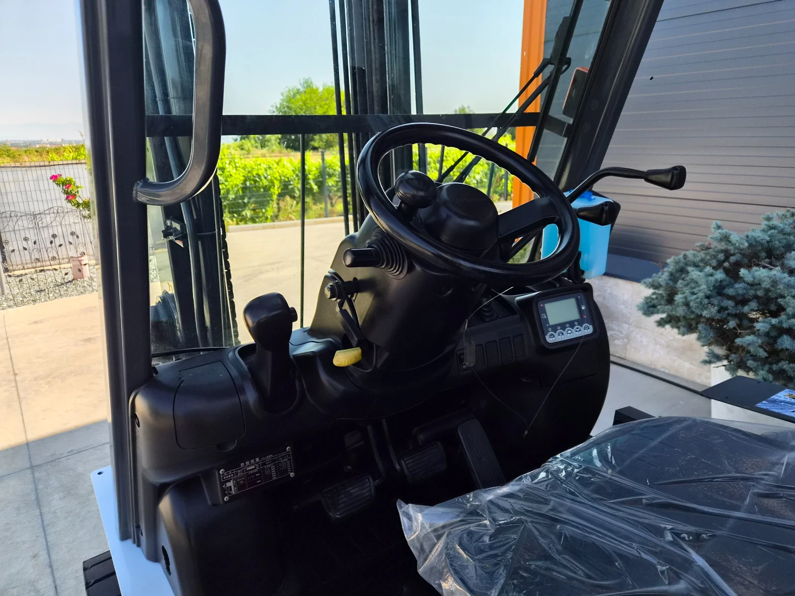 Мотокар Nissan UniCarriers / 3 тона / ИЗРАВНИТЕЛ / ГАЗ + БЕНЗИН , снимка 10 - Индустриална техника - 55197334
