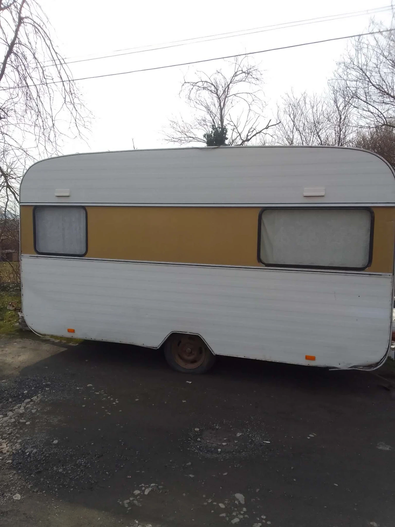 Каравана Caravelair C530, снимка 8 - Каравани и кемпери - 53839364