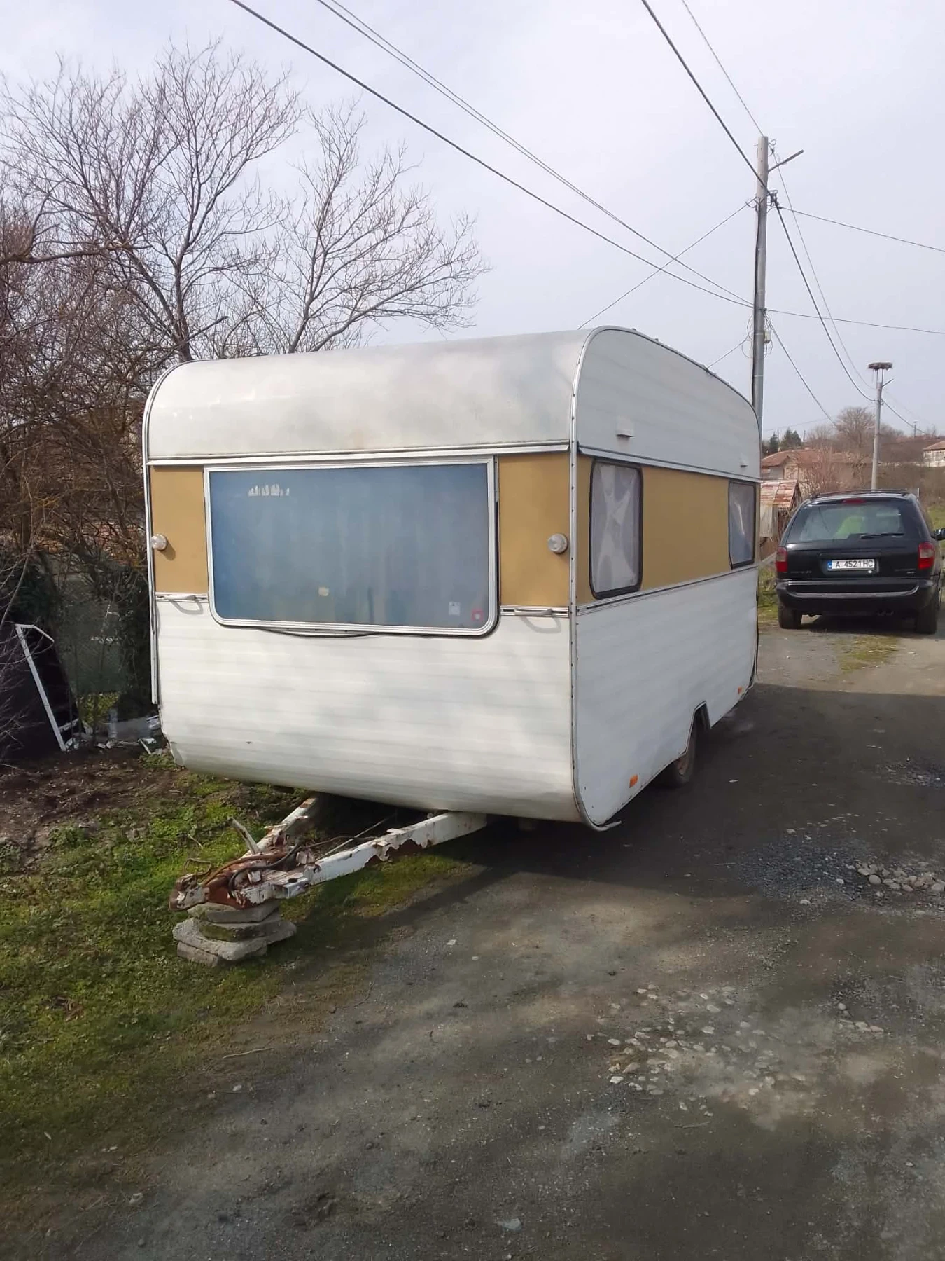 Каравана Caravelair C530, снимка 3 - Каравани и кемпери - 53839364