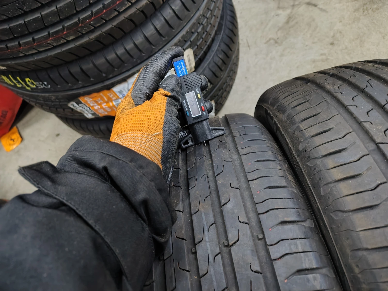 Гуми Летни 205/55R17, снимка 4 - Гуми и джанти - 55835500