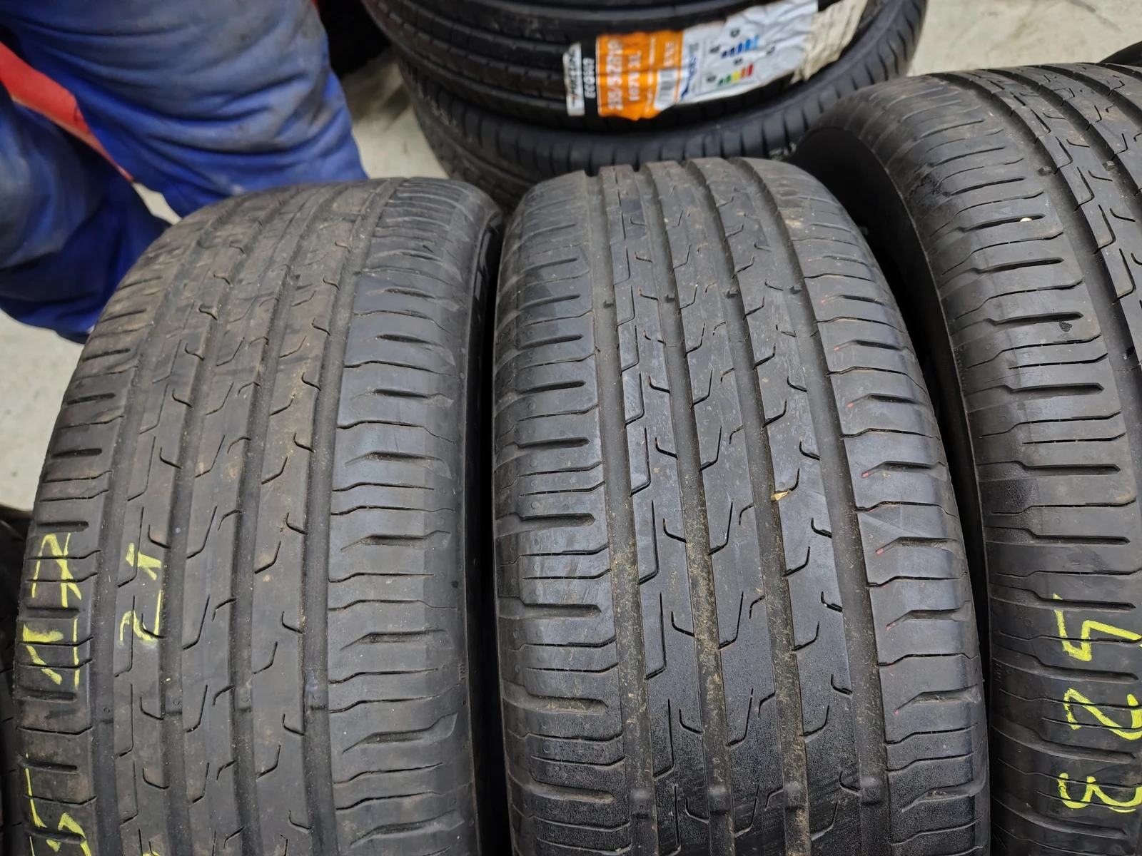 Гуми Летни 205/55R17, снимка 2 - Гуми и джанти - 55835500