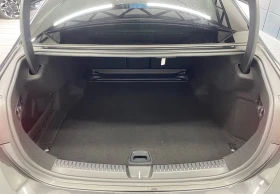 Mercedes-Benz E 220 d AMG Line, снимка 12