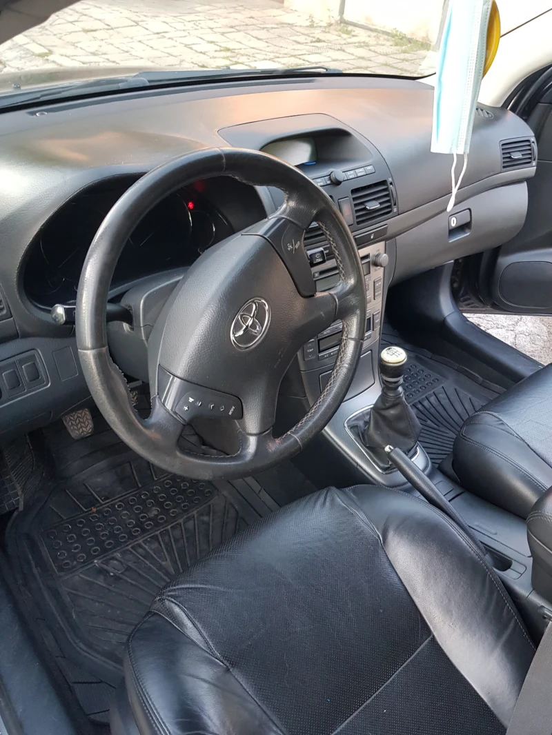 Toyota Avensis 2.2DCAT, снимка 2 - Автомобили и джипове - 47335344