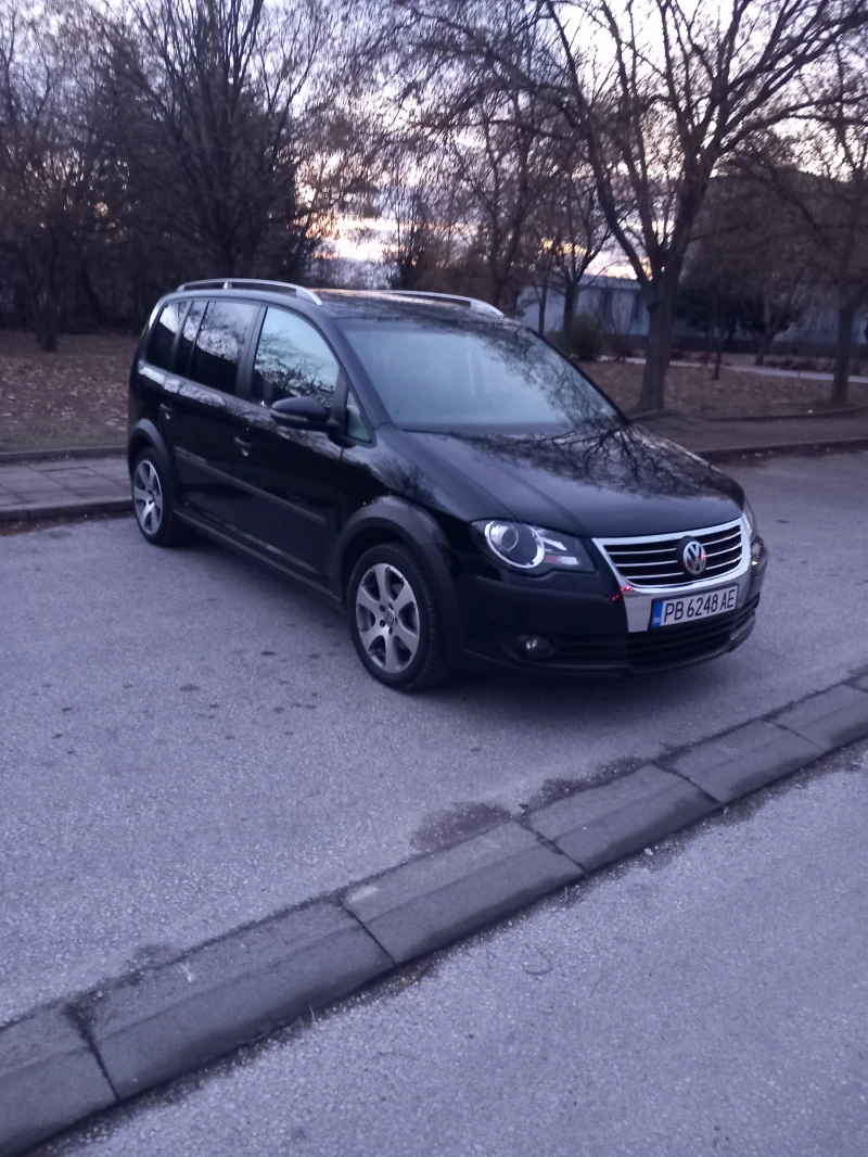 VW Touran, снимка 6 - Автомобили и джипове - 48552266