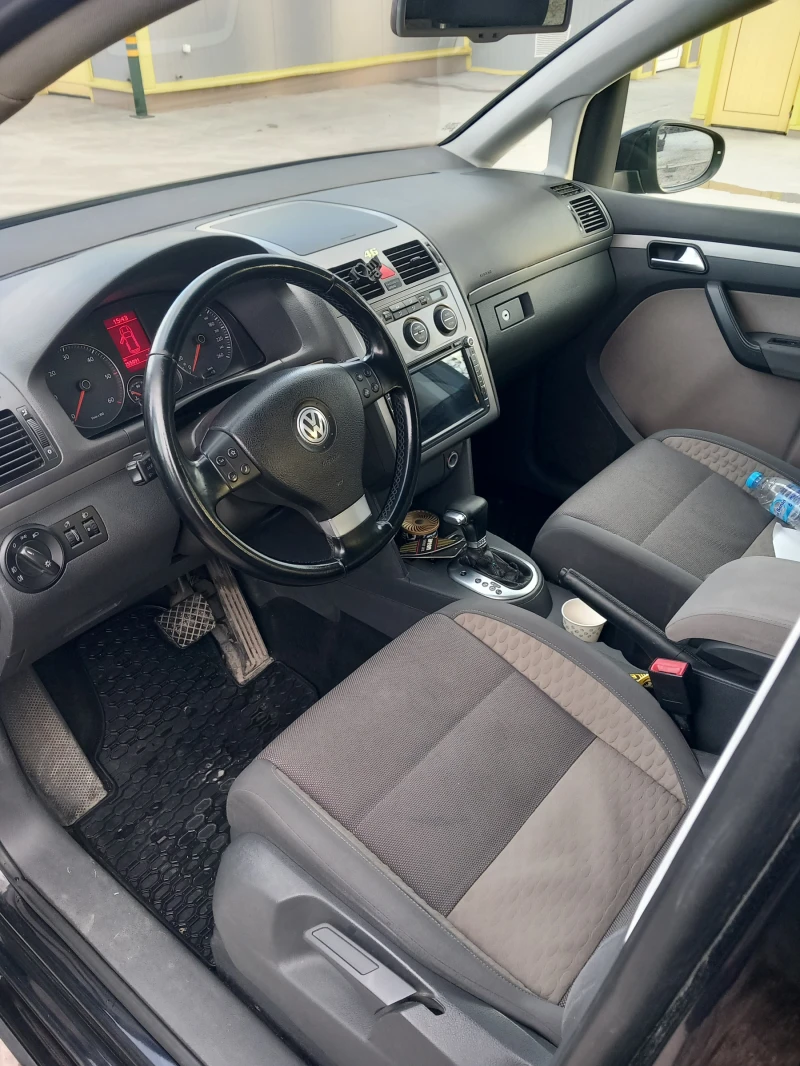 VW Touran, снимка 2 - Автомобили и джипове - 48552266