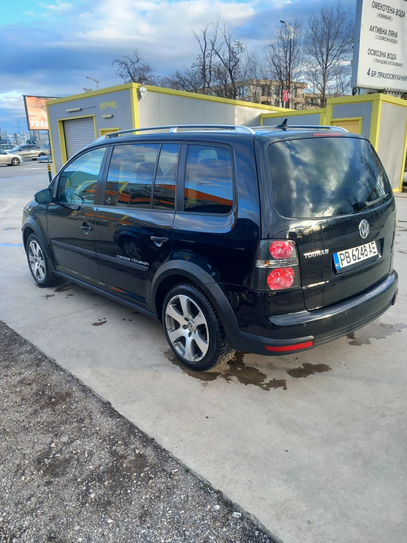 VW Touran, снимка 5 - Автомобили и джипове - 48552266