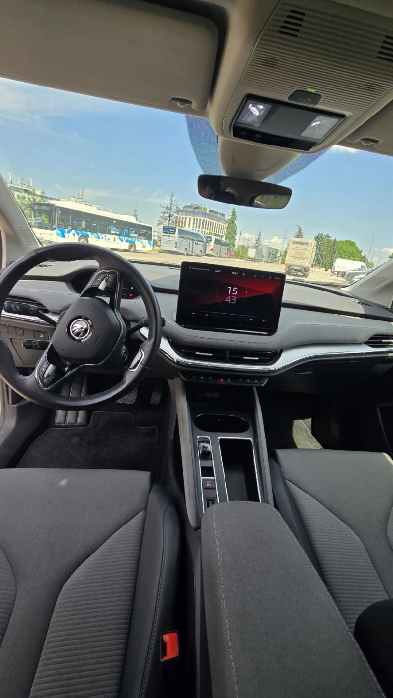 Skoda Enyaq, снимка 2 - Автомобили и джипове - 52080770