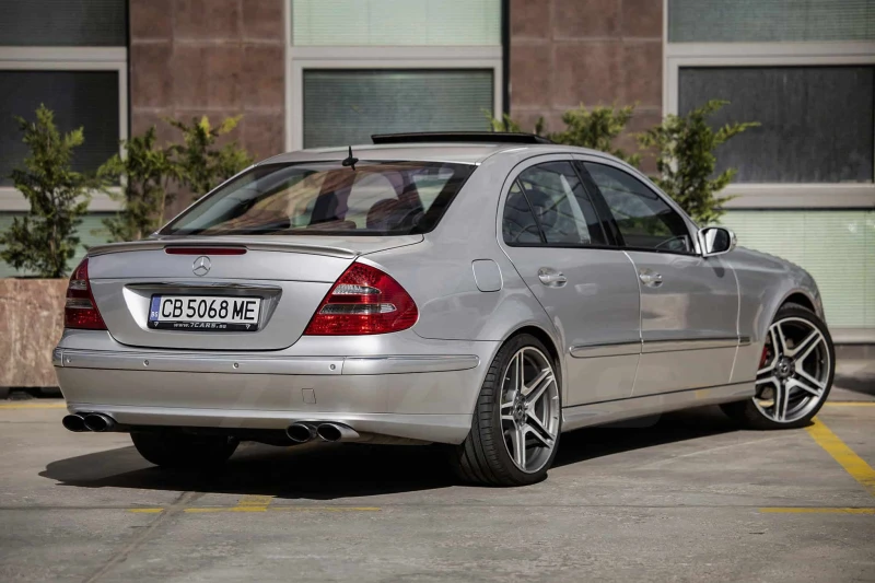 Mercedes-Benz E 500, снимка 2 - Автомобили и джипове - 51534597