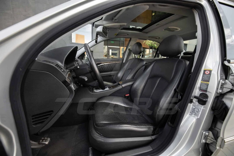 Mercedes-Benz E 500, снимка 10 - Автомобили и джипове - 51534597