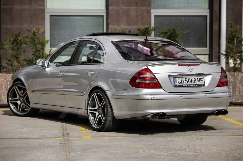 Mercedes-Benz E 500, снимка 5 - Автомобили и джипове - 51534597