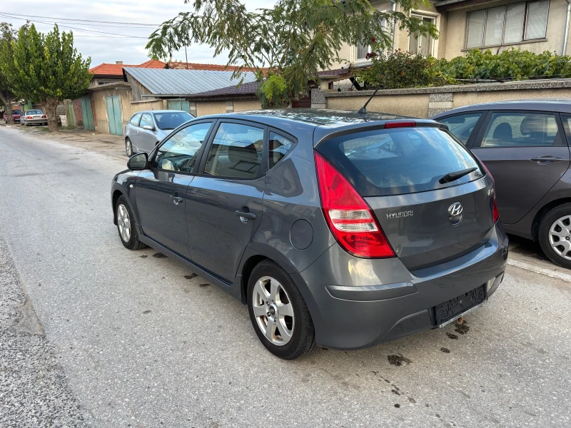Hyundai I30 1.4 Бензин, снимка 4 - Автомобили и джипове - 52673537