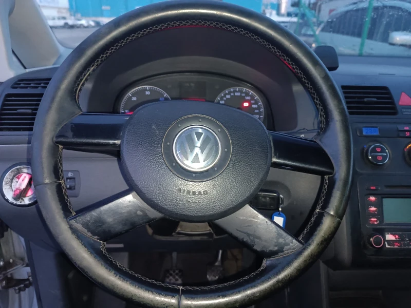 VW Touran 1, 9 TDi, 105к.с., ЛИЗИНГ , снимка 8 - Автомобили и джипове - 53039444