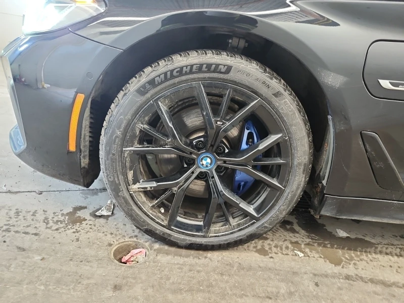 BMW 530E * * CARFAX * * АВТО КРЕДИТ * * , снимка 7 - Автомобили и джипове - 53529419