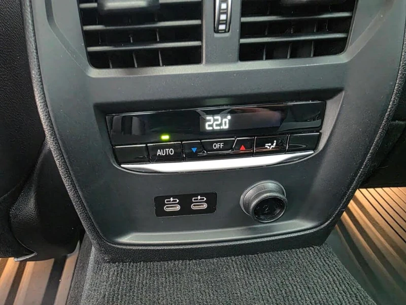 BMW 330 3 Series 330i* xDrive* АвтоКредит* (ЦЕНА ДО БГ), снимка 11 - Автомобили и джипове - 53562787