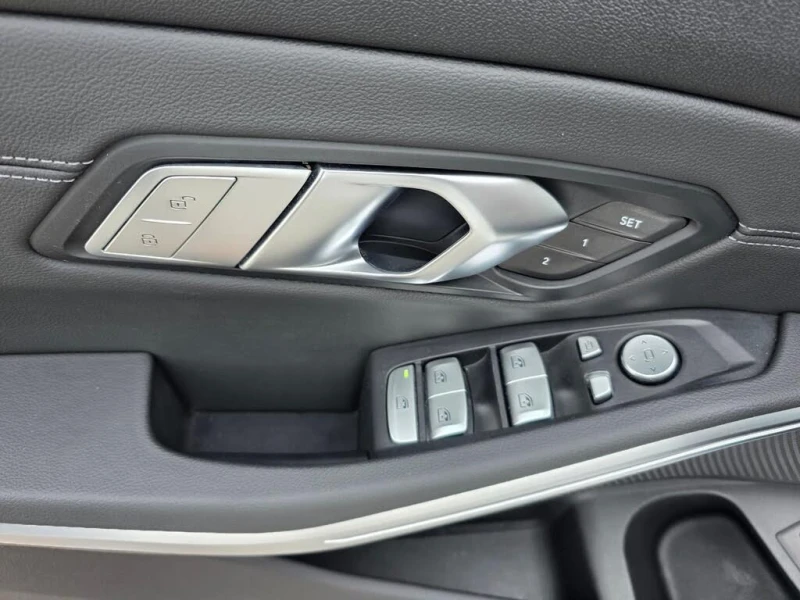 BMW 330 3 Series 330i* xDrive* АвтоКредит* (ЦЕНА ДО БГ), снимка 12 - Автомобили и джипове - 53562787