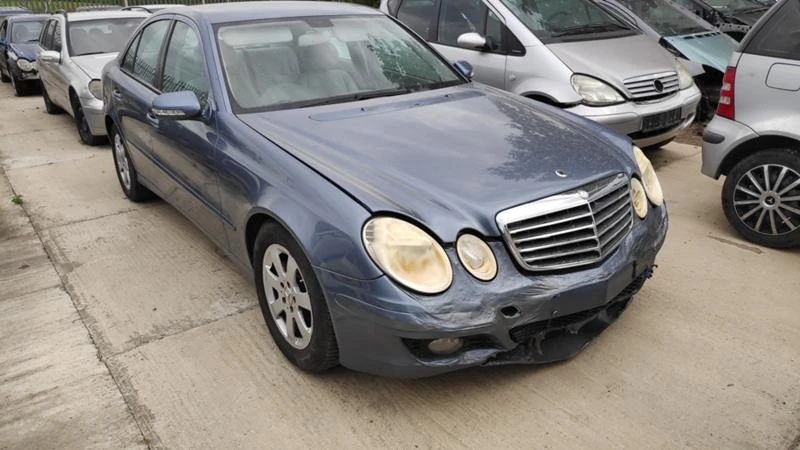 Mercedes-Benz E 220 CDI, снимка 1 - Автомобили и джипове - 33594285