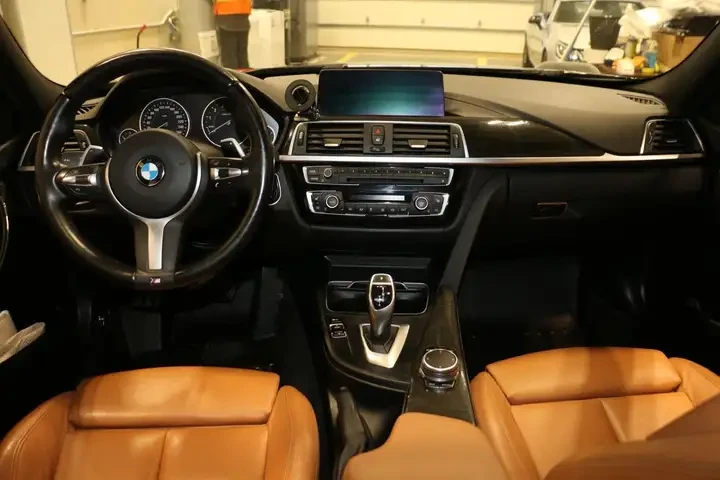 BMW 340 i xDrive * MPKG * Keyless * CARFAX, снимка 9 - Автомобили и джипове - 54826250