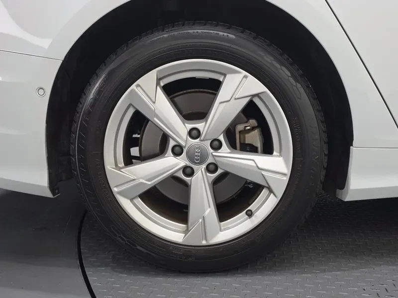 Audi A6 (C8) 45 Tfsi, снимка 4 - Автомобили и джипове - 55572255