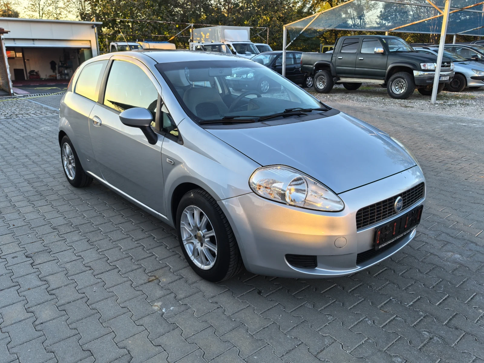 Fiat Punto GRANDE 1.2i - изображение 2