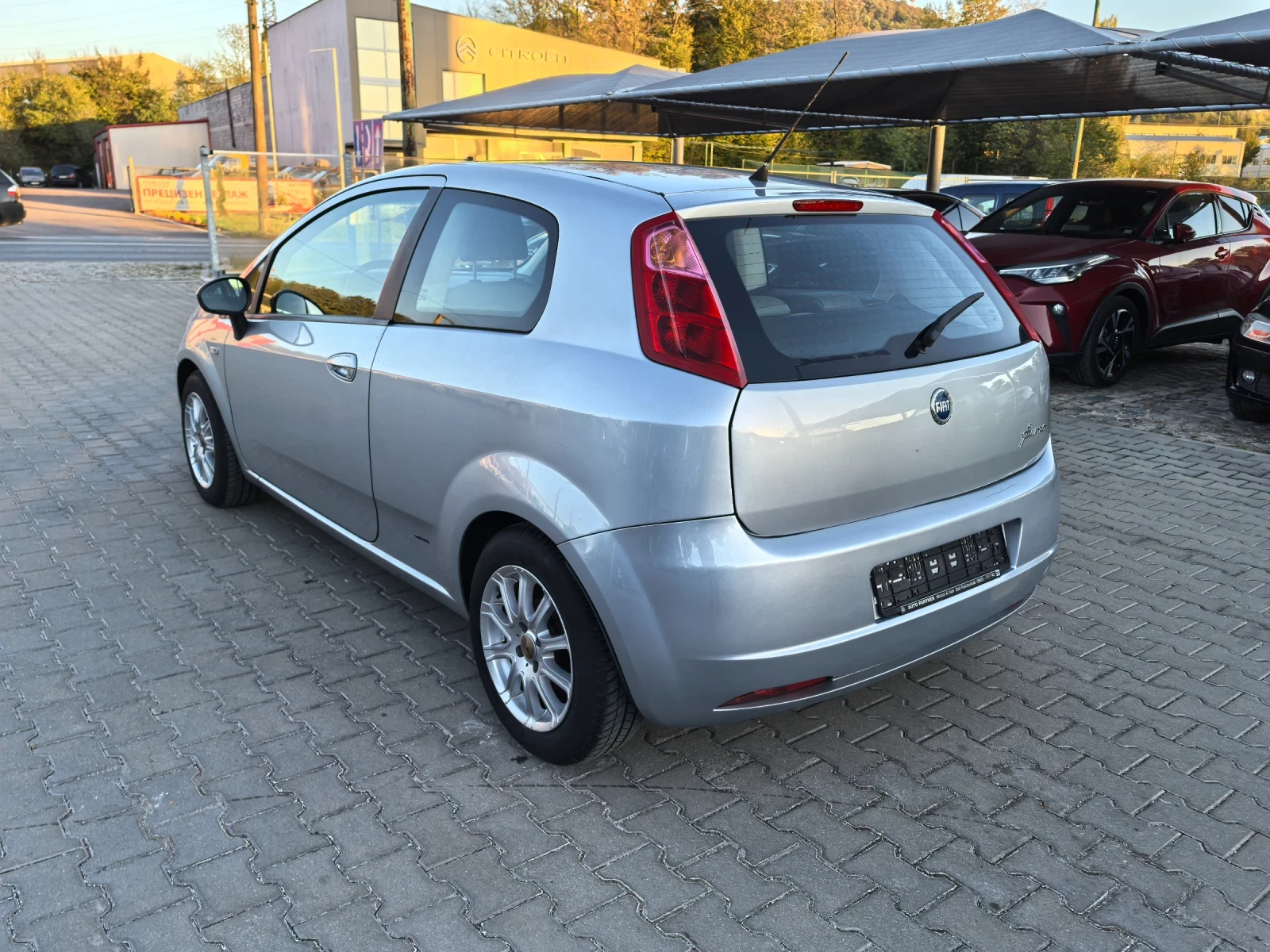 Fiat Punto GRANDE 1.2i - изображение 4